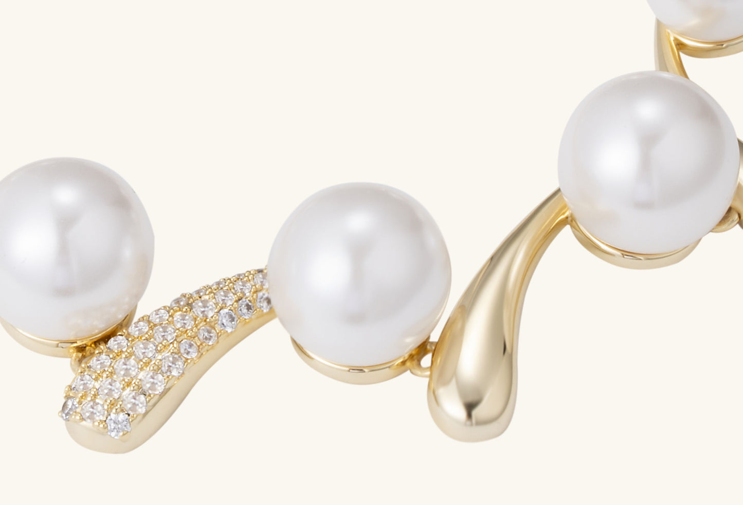 Clasp and chain detail of Australian White Shell Pearl 14K Diamond Necklace