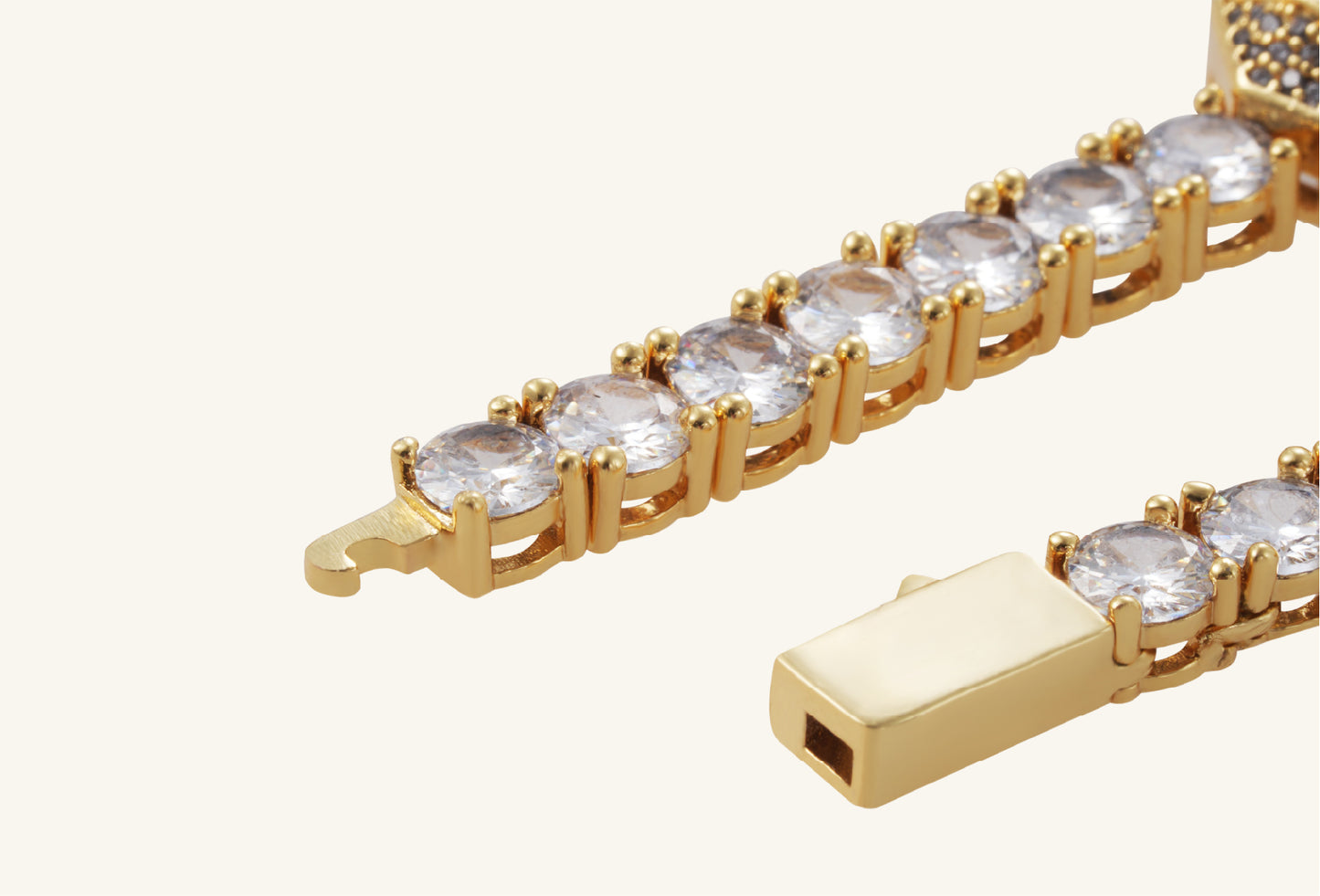 BuzzBloom Radiant Rhythm Gold Tennis Bracelet diamond detail
